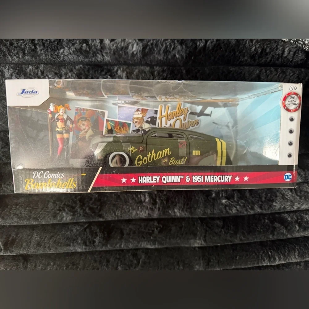 NEW Jada Toys DC Comics Bombshells Harley Quinn & 1951 Mercury die-cast vehicle
